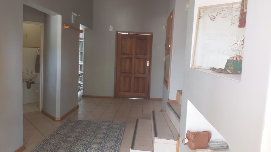 To Let 4 Bedroom Property for Rent in Roodewal Free State